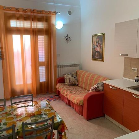Casa Sul Porto Imbarco Tremiti Apartment แตร์โมลิ ภายนอก รูปภาพ